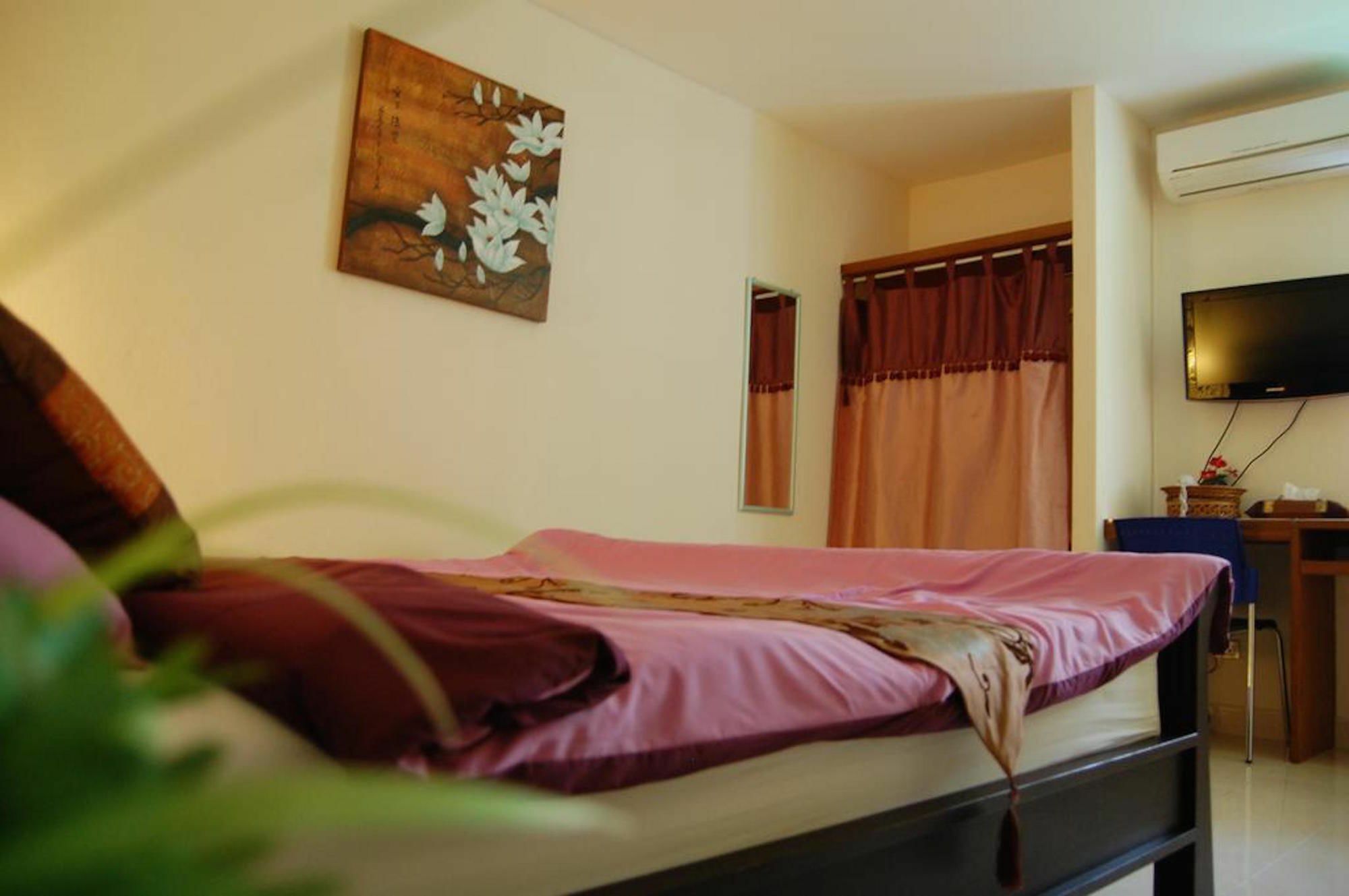 Vareevara Apartment Бангкок Экстерьер фото